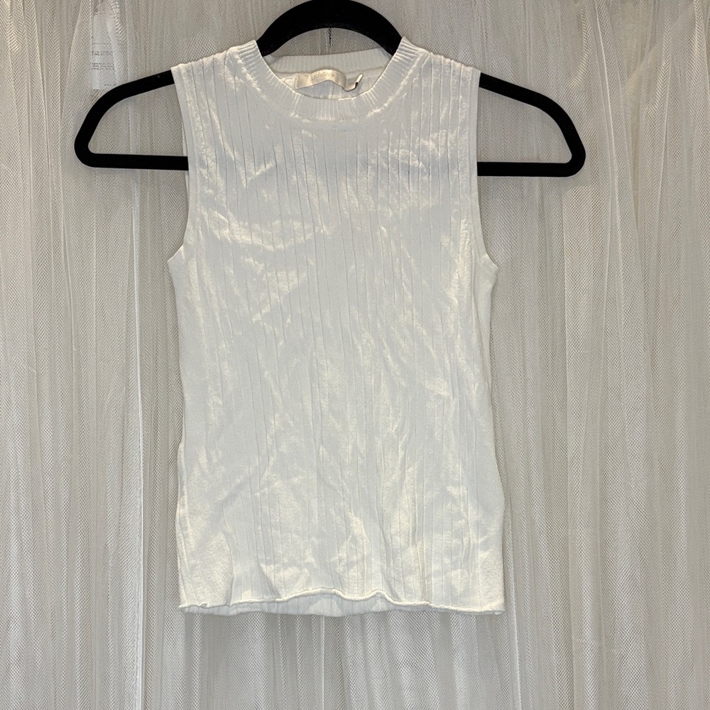 🔥4/$20 Chic White Sleeveless Tank Top🔥